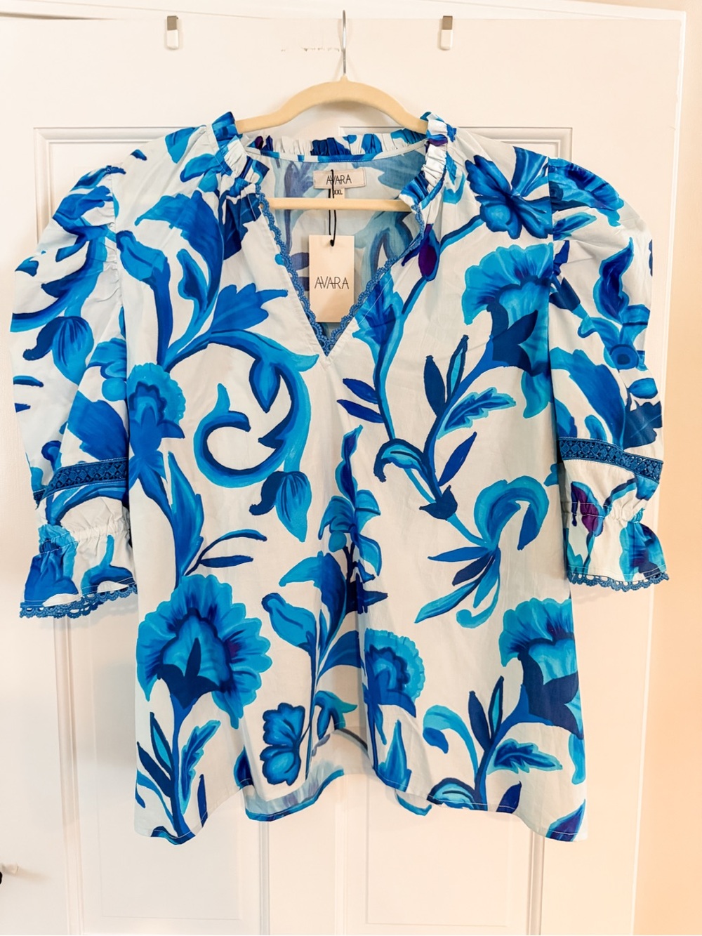 Avara Blue Floral Puff-Sleeve V-neck Blouse Size XXL - NEW NWT 100% Cotton